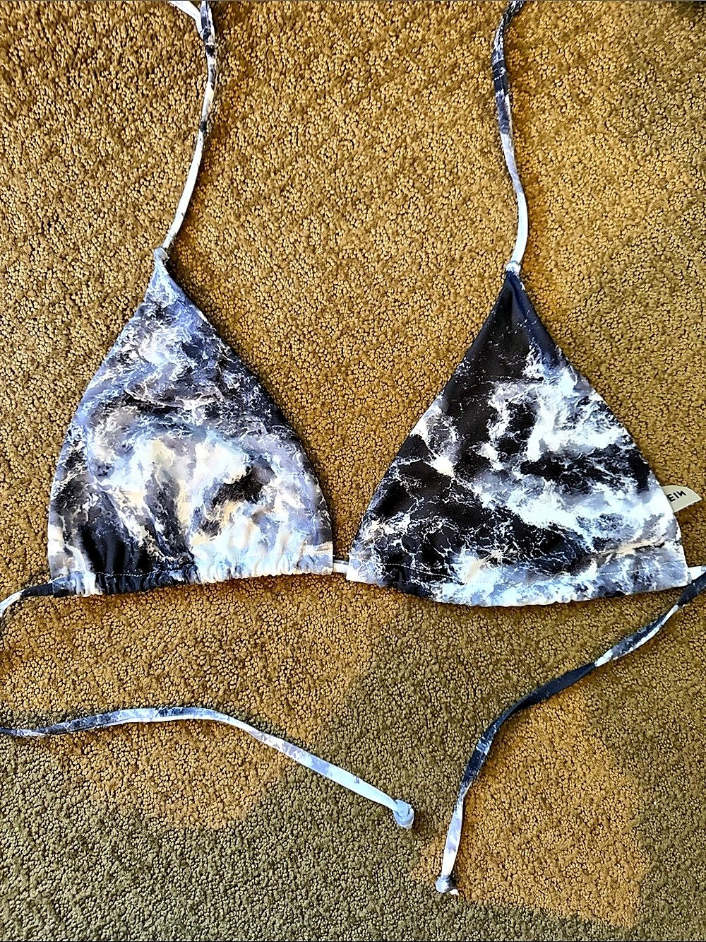 SHEIN Abstract Bikini Top Black & White Size XL Like New